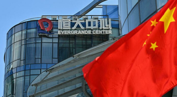 रिसर्चड: चीन का लेहमैन मोमेंट और क्या यह दुनिया को मंदी की ओर ले जाएगा? china's lehman moment