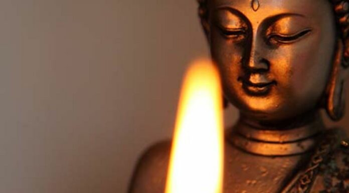 धर्म से खुद को दूर करने से पहले हिंदू धर्म ने बुद्ध को कैसे अपनाया?