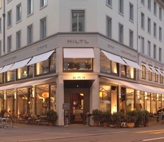 Not In India But World’s Oldest Vegetarian Restaurant Still Serves Some Amazing Indian Food