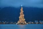 Floating-Tree-Worlds-Most-Unusual-Christmas-Trees-1