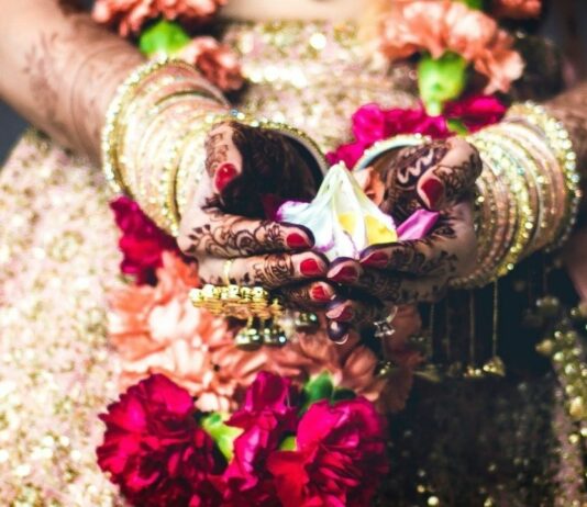 भारत शादियों से पैसा कैसे निकाल रहा है? india weddings