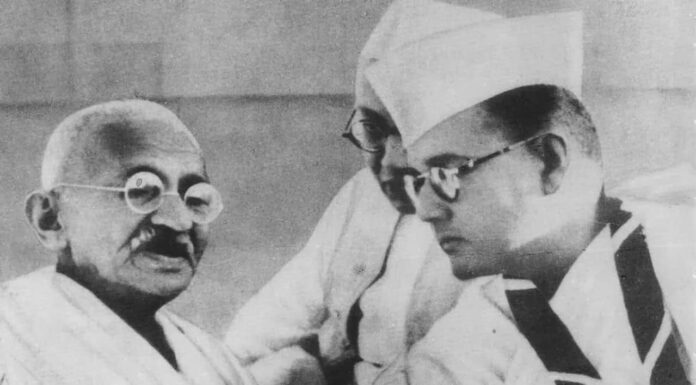 फेक फ्रेंडली फ्राइडे: गांधी और बोस के साथ उनके स्वतंत्रता के विचारों के बारे में बातचीत में gandhi bose