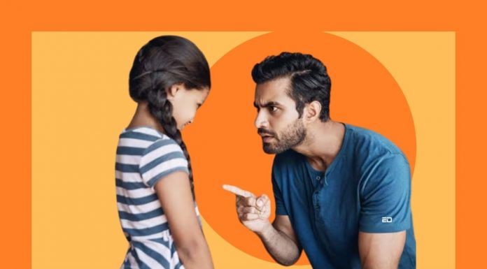 ब्रेकफास्ट बैबल: ब्राउन पेरेंट्स का “कठिन प्यार” हमें हमारे जीवन के बाकी हिस्सों के लिए जख्मी बना देता है parents