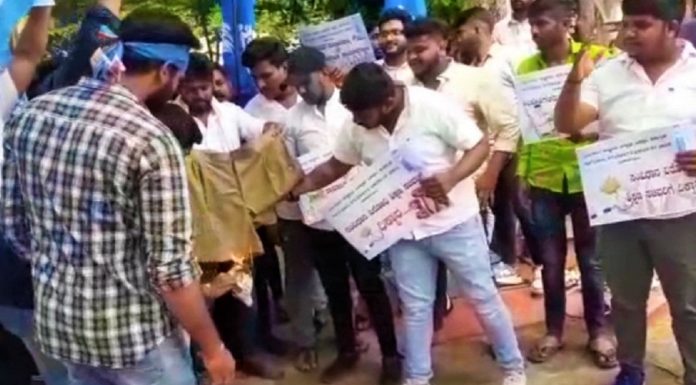 विरोध क्रोध की अभिव्यक्ति है, लेकिन समस्या का समाधान नहीं