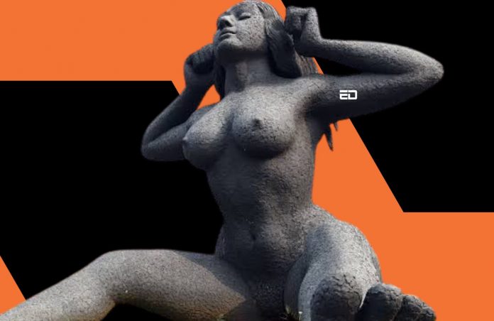 nude woman statue