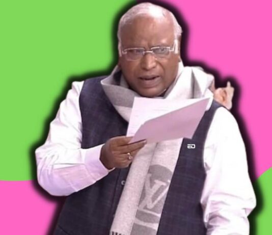 Mallikarjun Kharge scarf