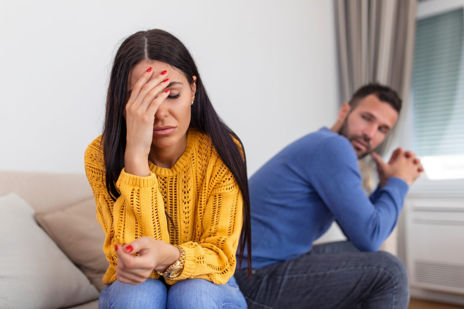 What Is Breadcrumbing In A Relationship, And How To Deal With It?