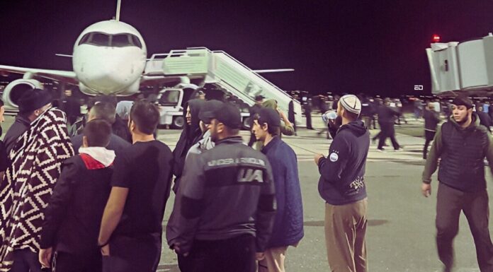 Mob Storms Russian Airport Chanting Slogans, Allegedly Looking For Israeli Passengers russian airport