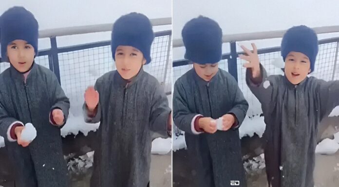 рджрдХреНрд╖рд┐рдг рдХрд╢реНрдореАрд░ рдХреА рдЫреЛрдЯреА рд▓рдбрд╝рдХрд┐рдпрд╛рдБ рдореМрд╕рдо рдХреА рд╕рдмрд╕реЗ рдкреНрдпрд╛рд░реА рдЬрд╛рдирдХрд╛рд░реА рджреЗрддреА рд╣реИрдВ kashmir