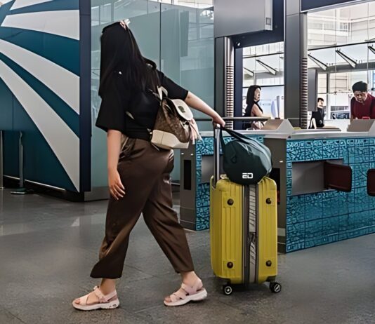 यहां बताया गया है कि कैसे भारतीय विदेश जाकर अपनी आय दोगुनी करते हैं Abroad