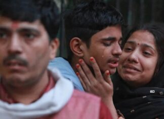 Eyewitnesses Recount Horror Stories From Delhi Red Fort 10/11 Blast Delhi