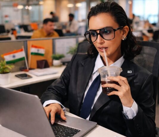 Job Hugging, Conscious Unbossing: Top 5 Work Trends Work Trends