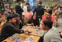 Gen Z Carry ‘Analog Bags’ As Call To Stay Away From Phones Becomes Louder analog bags