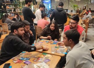 Gen Z Carry ‘Analog Bags’ As Call To Stay Away From Phones Becomes Louder analog bags