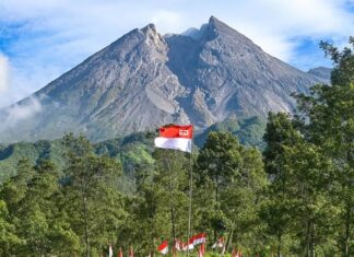 In Pics: 5 Places Where People Reside Near Active Volcanoes Volcanoes