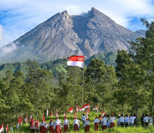 In Pics: 5 Places Where People Reside Near Active Volcanoes Volcanoes